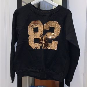 black 82 crewneck